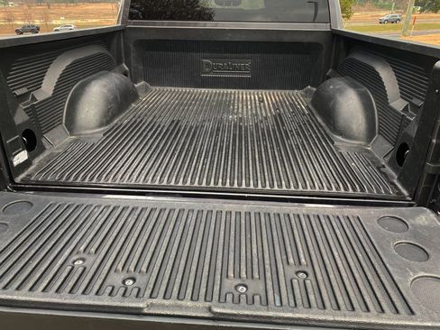 Used 2023 RAM 1500 Classic SLT image 9