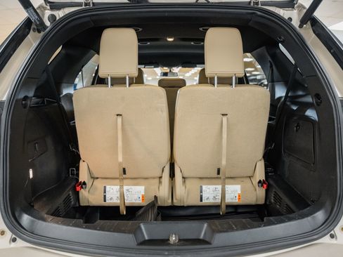 Certified 2017 Ford Explorer XLT w/ Equipment Group 202A image 21