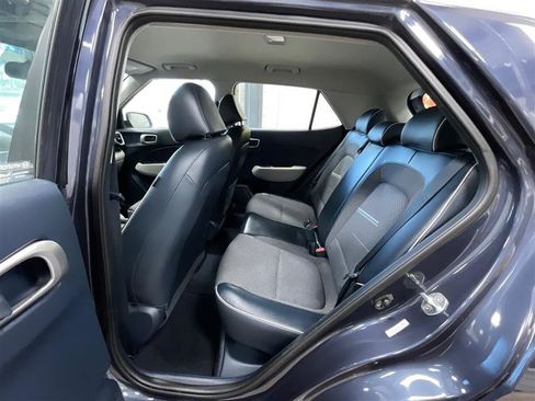 Used 2021 Hyundai Venue FWD image 22