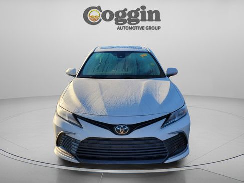 Used 2022 Toyota Camry LE image 10