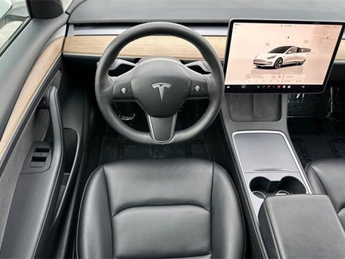 Used 2023 Tesla Model 3 Standard Range image 16