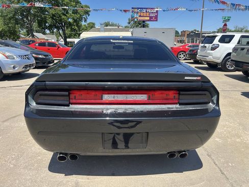 Used 2009 Dodge Challenger SRT8 w/ SRT Option Group II RWD image 7