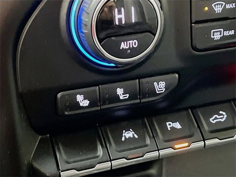 Used 2021 Chevrolet Silverado 1500 High Country image 22