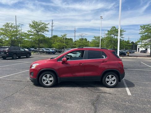 Used 2015 Chevrolet Trax LT w/ LT Plus Package FWD image 2