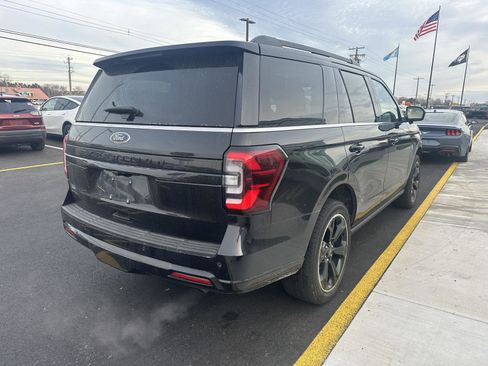 Used 2023 Ford Expedition Limited image 5