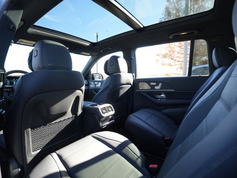 New 2026 Mercedes-Benz GLS 450 4MATIC image 46