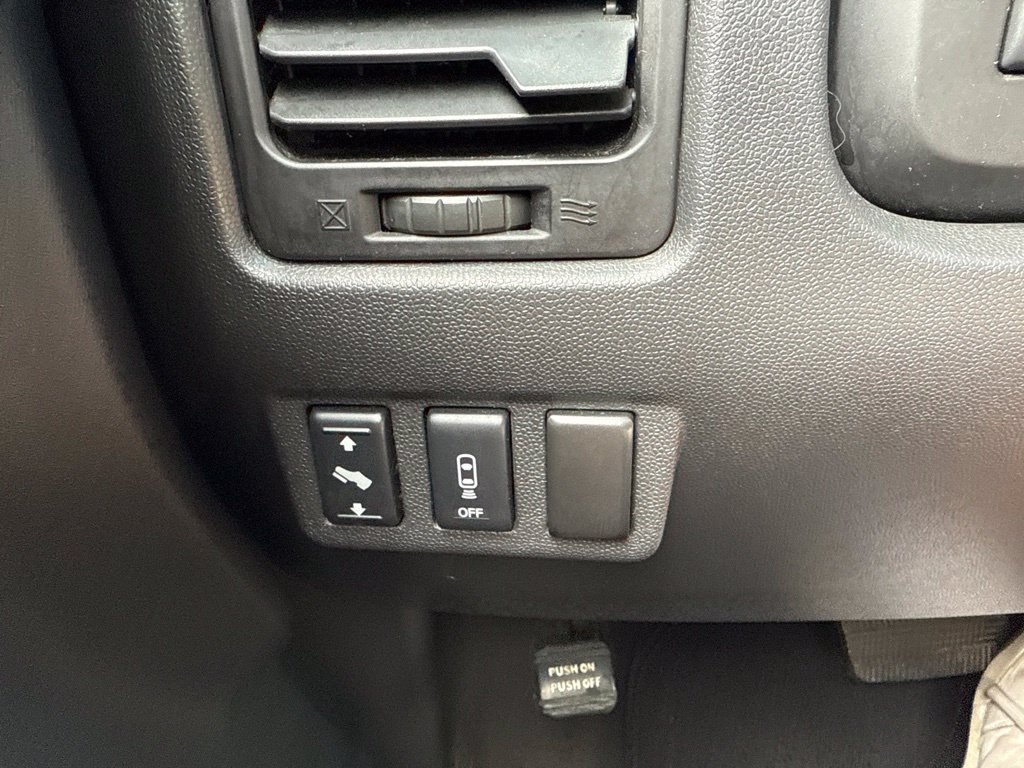 Used 2010 Nissan Titan SE w/ SE Premium Utility Pkg RWD image 30