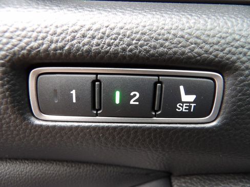 Used 2022 Honda Accord EX-L image 11