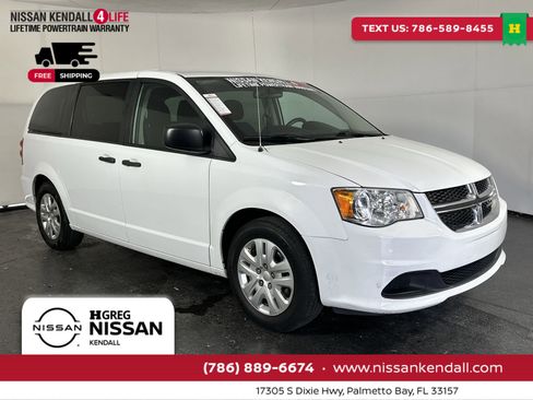 Used 2019 Dodge Grand Caravan SE image 2