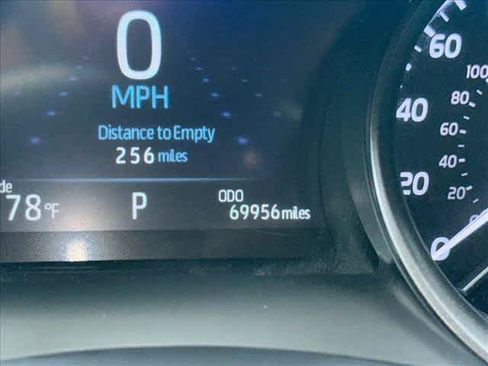 Used 2022 Toyota Camry SE w/ Carpet Mat Package (TMS) AWD/4WD image 17