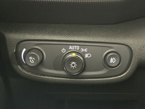 Used 2023 Chevrolet TrailBlazer RS w/ Sun and Liftgate Package FWD image 22