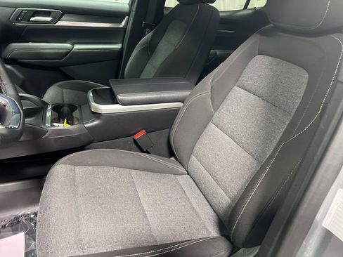 Used 2025 GMC Terrain Elevation image 22