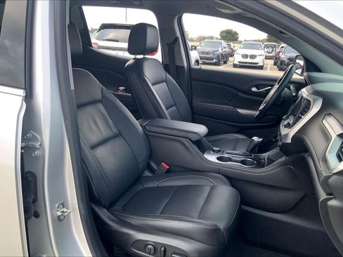 Used 2019 GMC Acadia SLT image 8