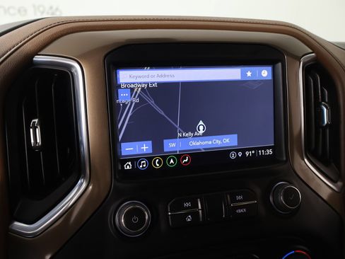 Used 2023 Chevrolet Silverado 2500 High Country w/ Technology Package AWD/4WD image 7