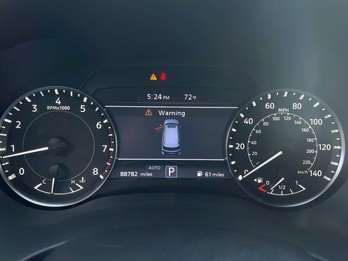 Used 2021 Nissan Armada SL w/ Captain's Chairs Package AWD/4WD image 13