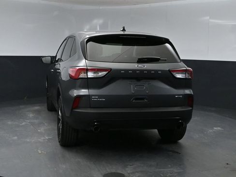 Used 2022 Ford Escape SE w/ SE Sport Appearance Package AWD/4WD image 3