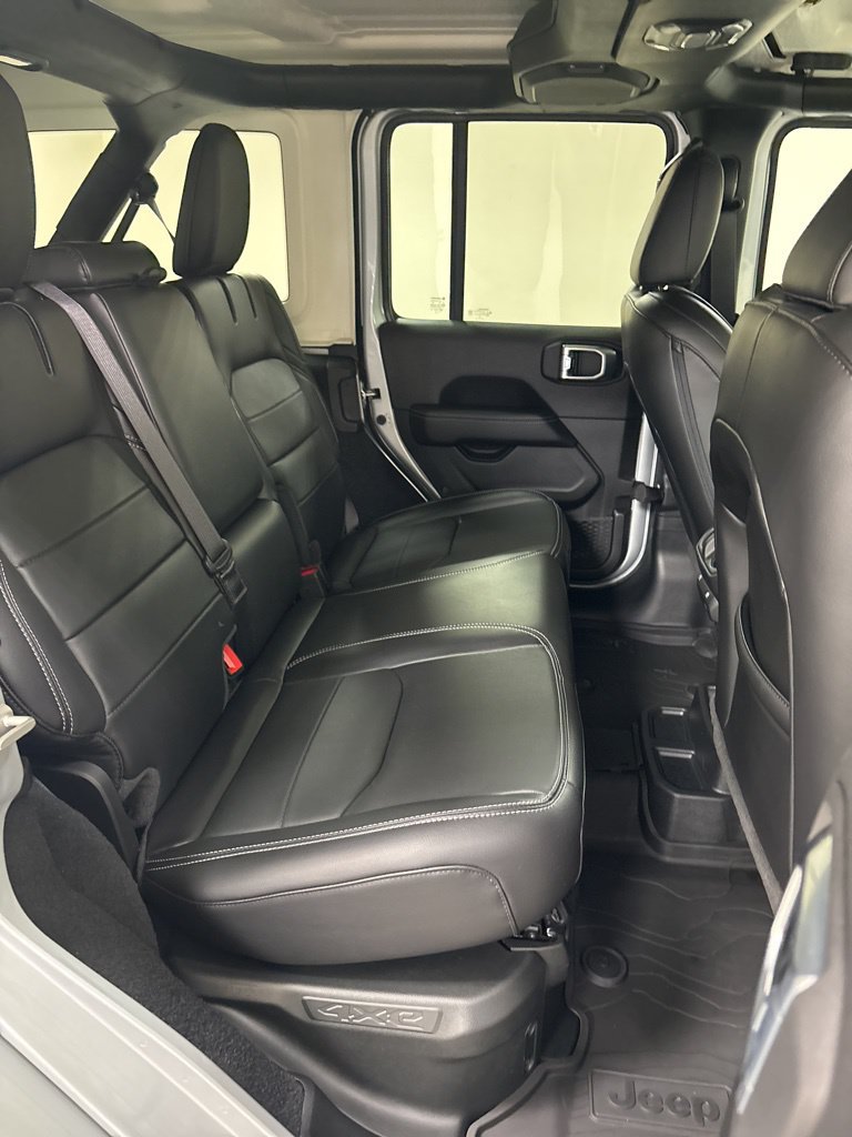 Used 2023 Jeep Wrangler Unlimited Sahara w/ Cold Weather Group AWD/4WD image 39