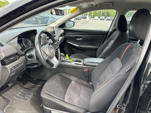 Used 2025 Nissan Sentra SR FWD image 10