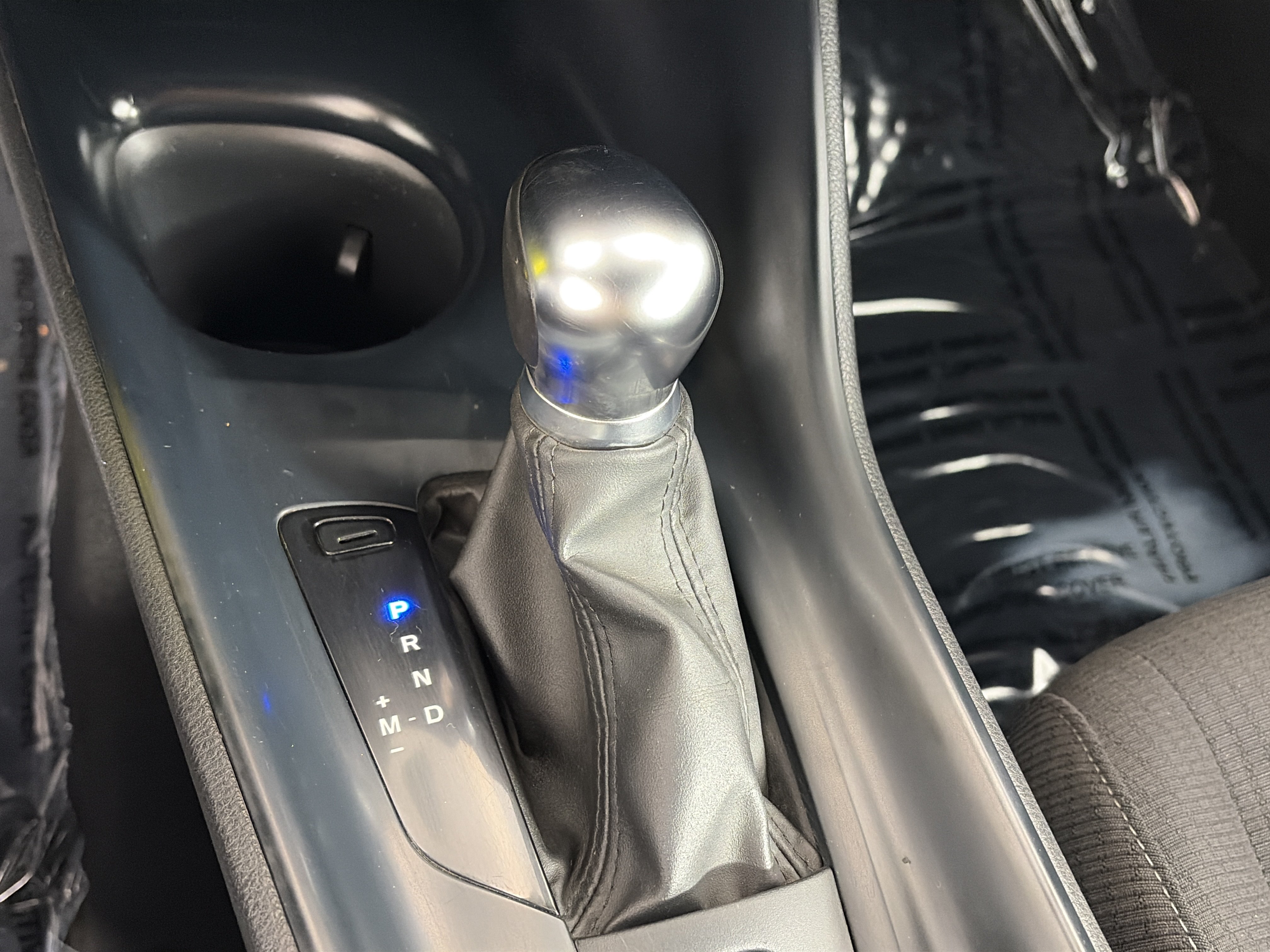 Used 2019 Toyota C-HR LE FWD image 21