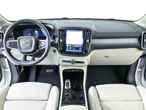 New 2026 Volvo XC40 B5 Plus w/ Protection Package Premier AWD/4WD image 17