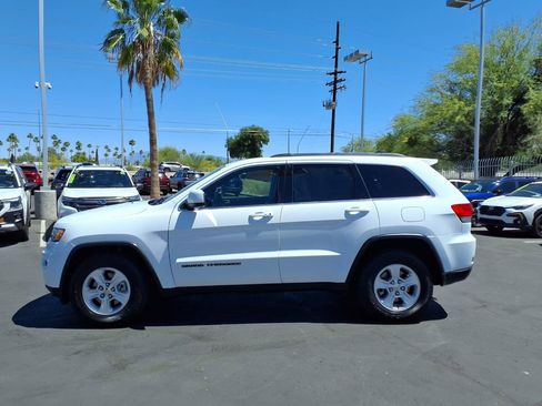 Used 2017 Jeep Grand Cherokee Laredo w/ Quick Order Package 2BE image 13