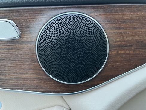 Used 2022 Mercedes-Benz GLC 300 GLC 300 image 25