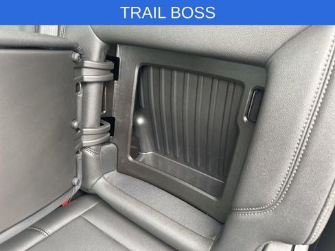 Used 2023 Chevrolet Silverado 1500 LT Trail Boss w/ Convenience Package II image 28