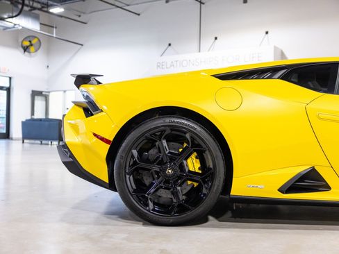 Used 2023 Lamborghini Huracan Tecnica RWD image 28