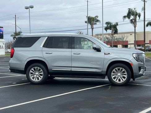Used 2024 GMC Yukon Denali AWD/4WD image 3