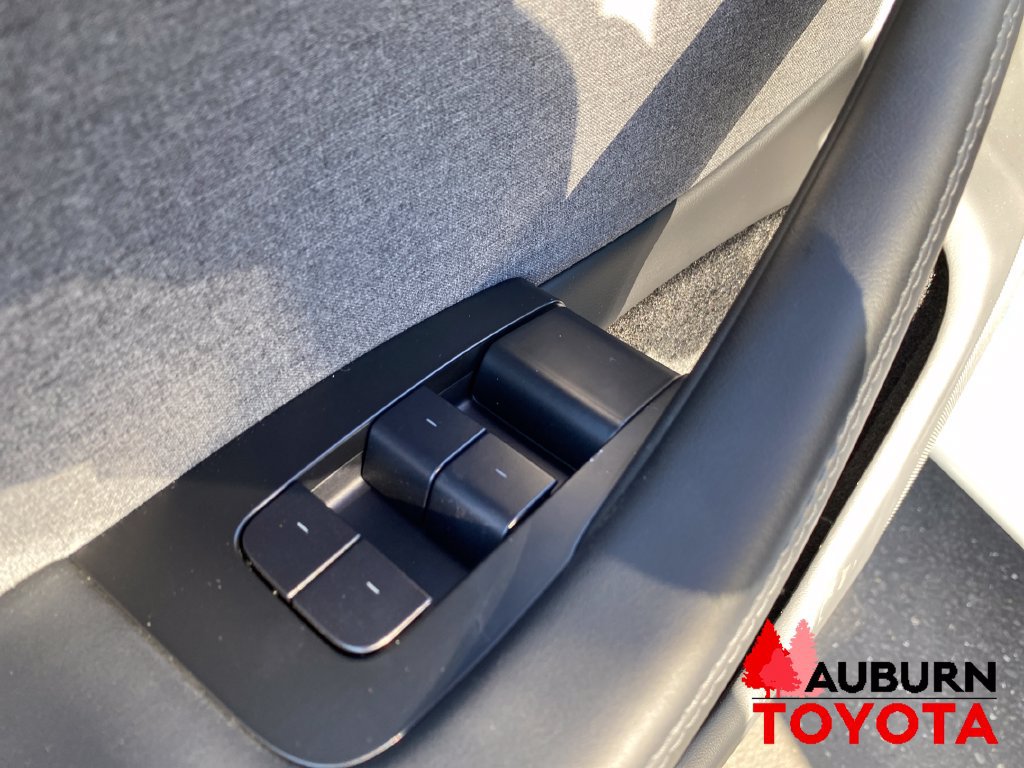 Used 2024 Tesla Model 3 Standard Range RWD image 10