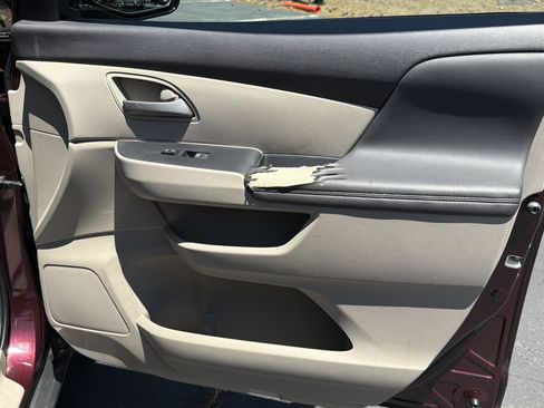 Used 2011 Honda Odyssey EX-L image 24