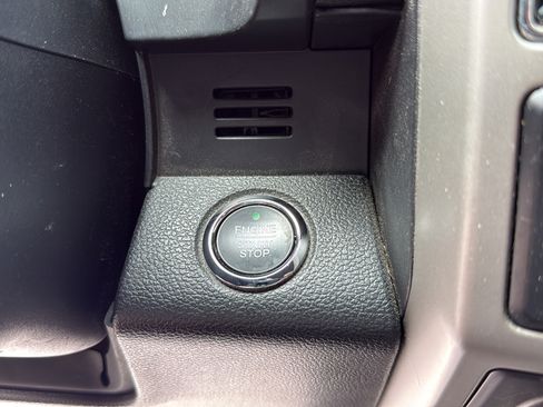 Used 2019 Ford F150 Lariat w/ Equipment Group 502A Luxury AWD/4WD image 30