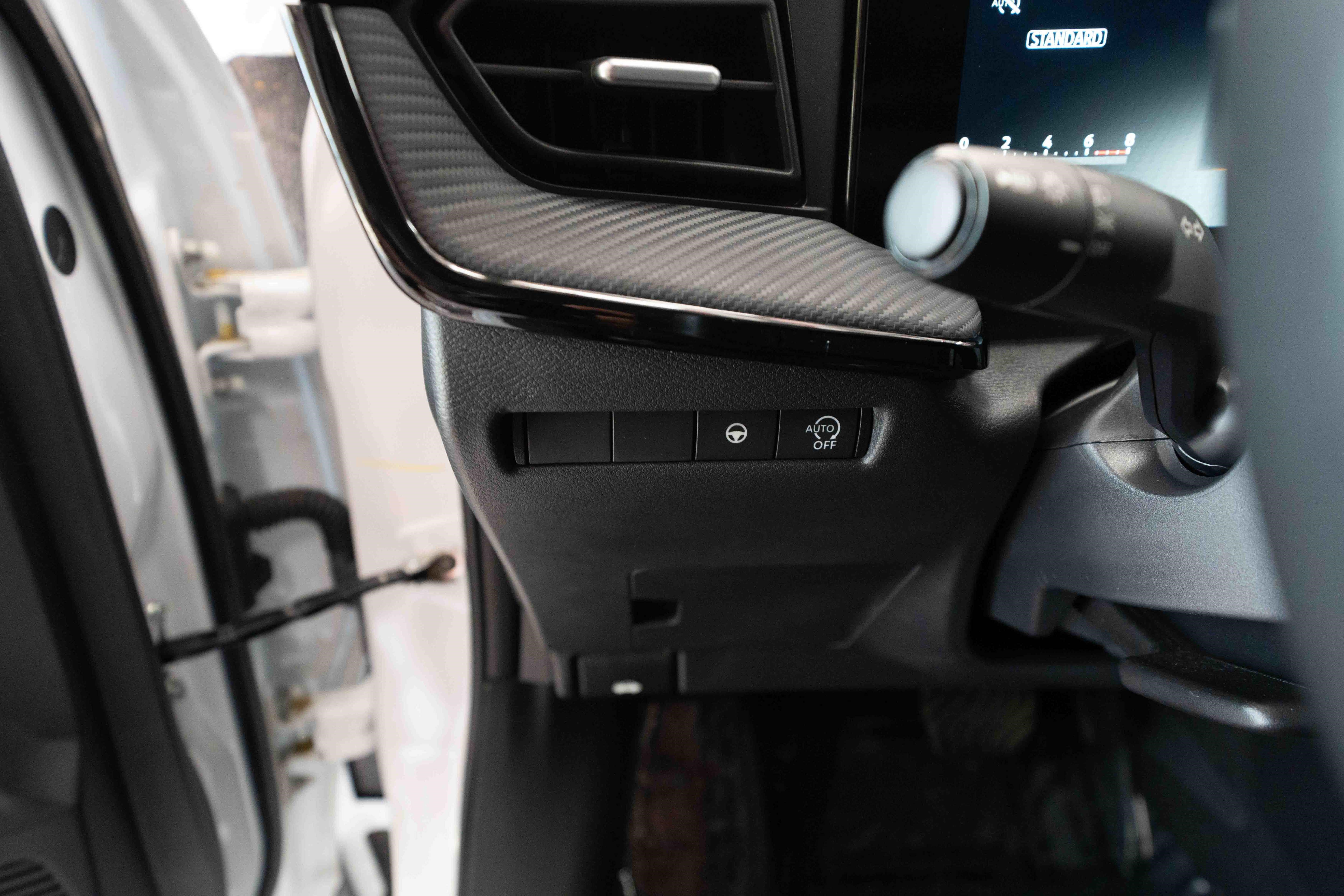 Used 2026 Nissan Kicks SR FWD image 11