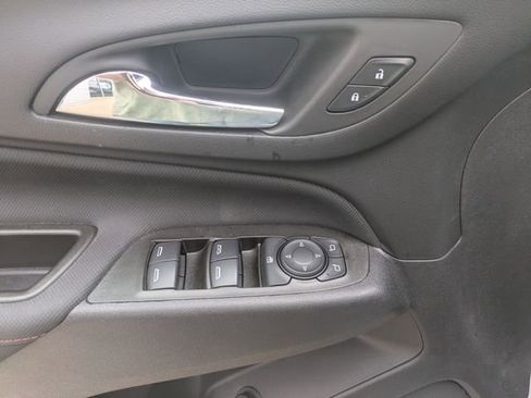 Used 2023 Chevrolet Equinox RS image 11