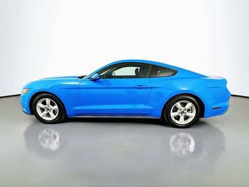 Used 2017 Ford Mustang Coupe image 8
