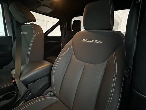 Used 2017 Jeep Wrangler Sahara w/ Dual Top Group image 21
