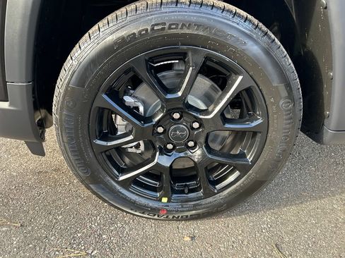 New 2026 Jeep Compass Latitude image 11