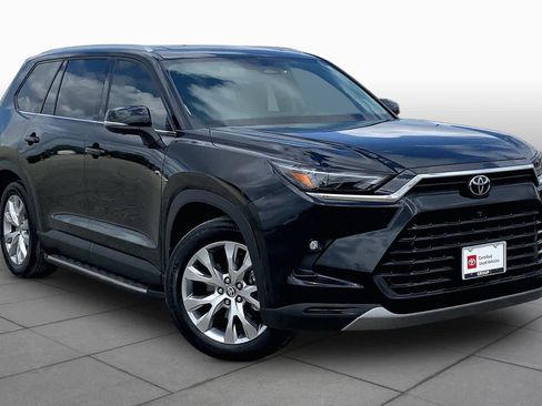 Used 2025 Toyota Grand Highlander FWD image 3