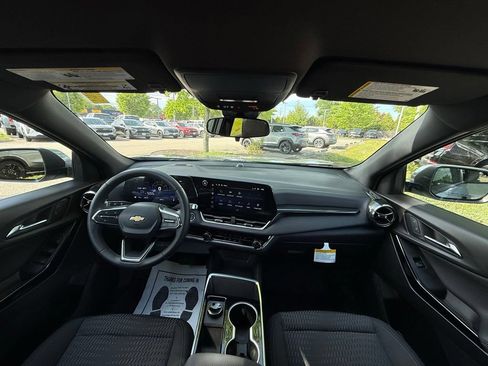 Used 2026 Chevrolet Equinox LT AWD/4WD image 27