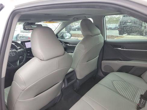 Used 2021 Toyota Camry SE image 10