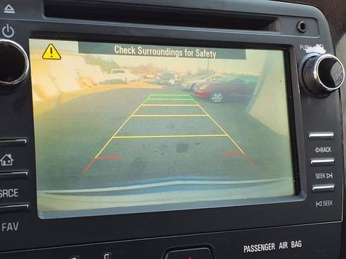 Used 2017 Chevrolet Traverse LT image 9