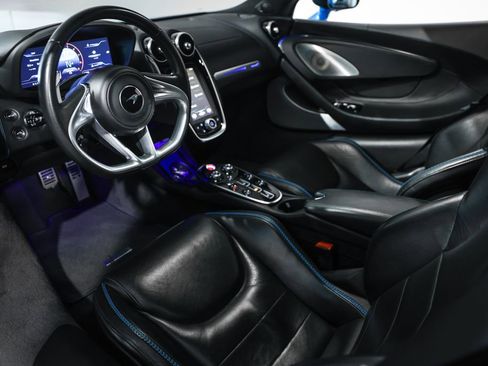 Used 2022 McLaren GT RWD image 26