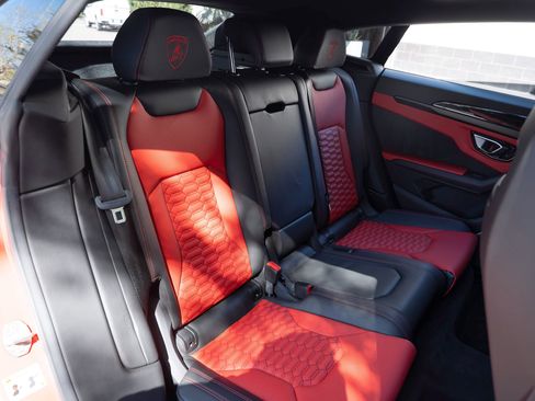 Used 2022 Lamborghini Urus AWD/4WD image 19