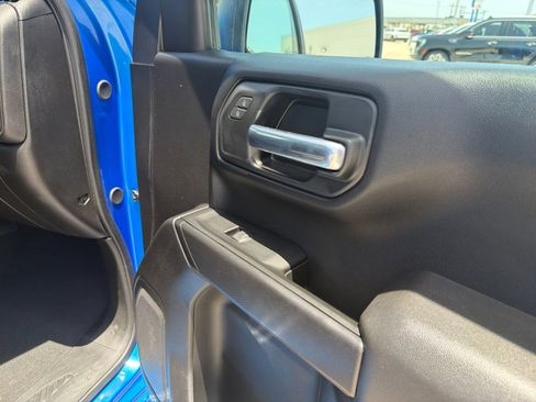 Used 2025 Chevrolet Silverado 1500 Custom RWD image 9