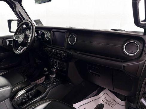 Used 2022 Jeep Wrangler Unlimited Sahara w/ Cold Weather Group image 31