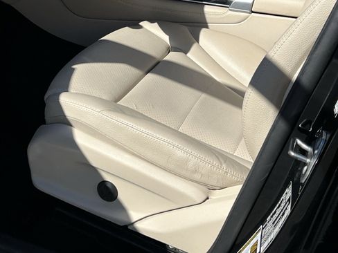 Used 2016 Mercedes-Benz GLC 300 4MATIC image 12