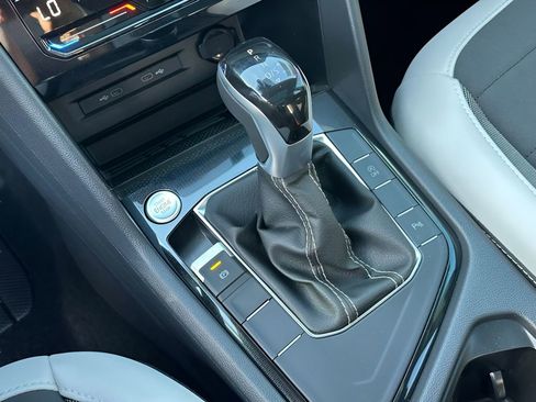 New 2026 Volkswagen Taos SE image 20