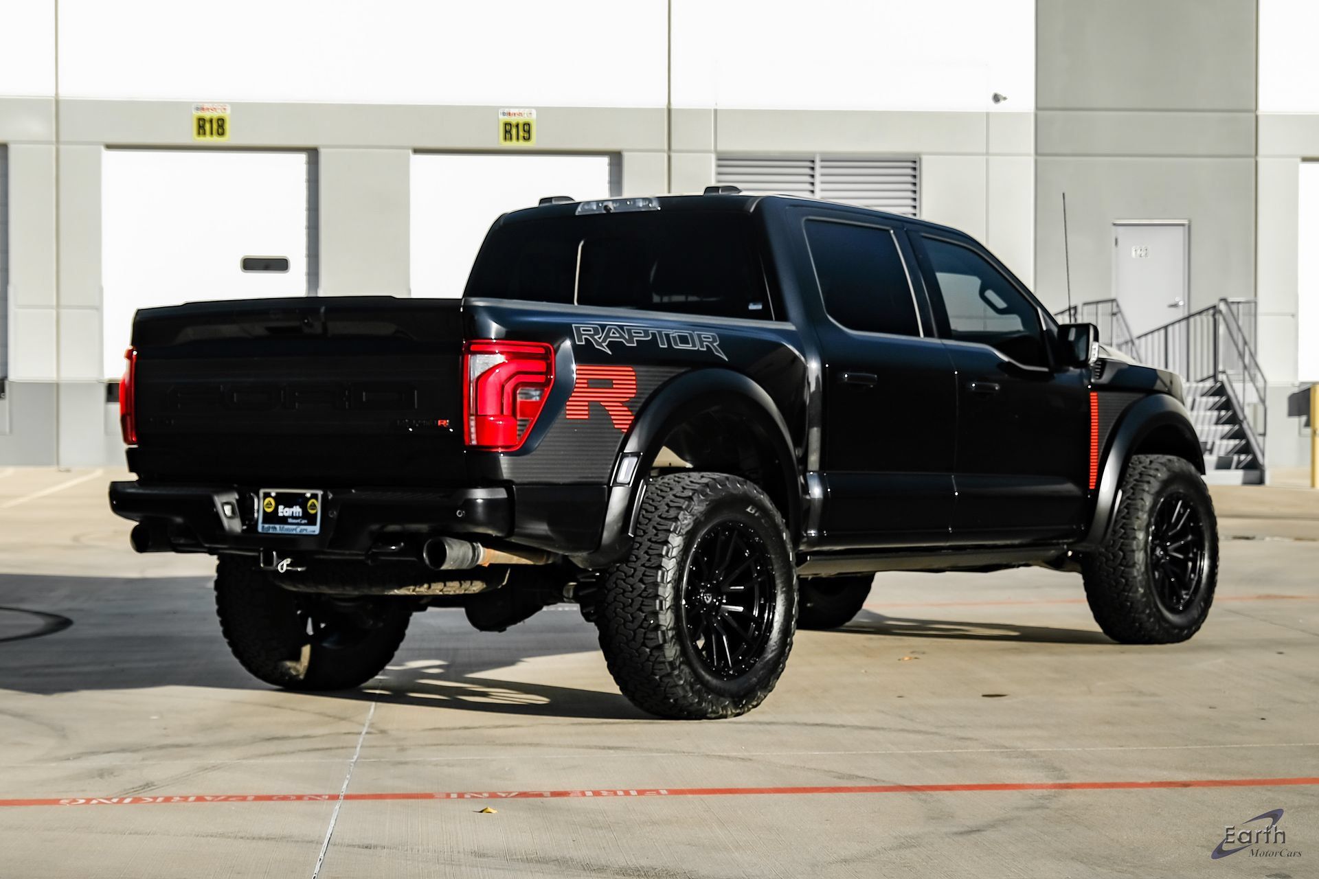 Used 2025 Ford F150 Raptor w/ Equipment Group 803A Raptor R AWD/4WD image 13