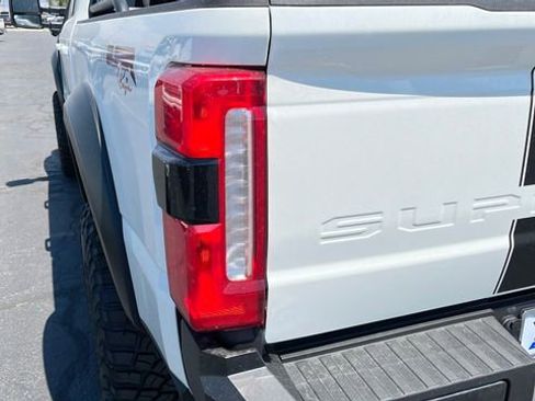 New 2025 Ford F250 Lariat w/ Lariat Ultimate Package AWD/4WD image 18