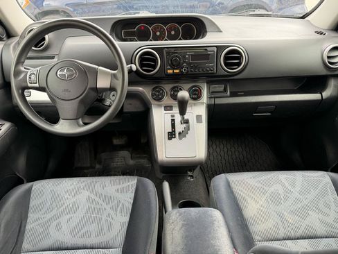 Used 2012 Scion xB FWD image 21
